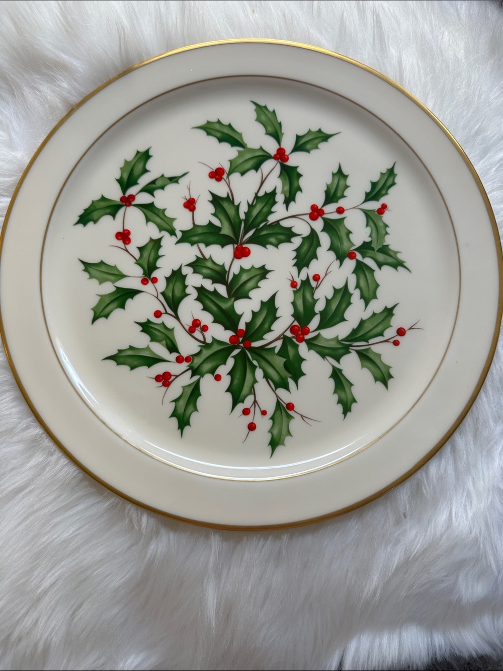 Lenox Holiday dimension Holly Berry round serving platter